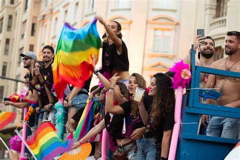 chapero valencia|Guía Gay de Valencia 2024